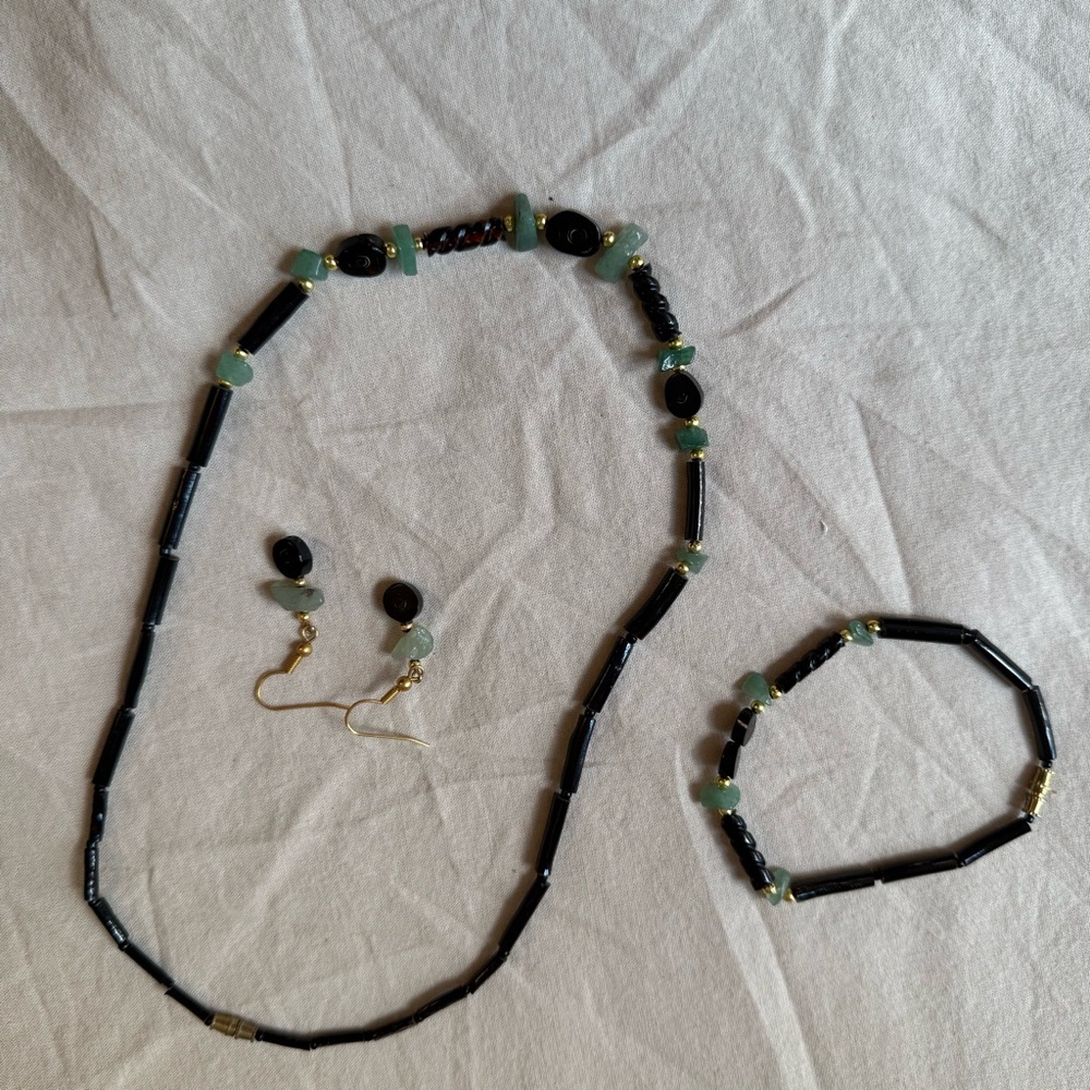 Elegant Black and Green Jewelry Set